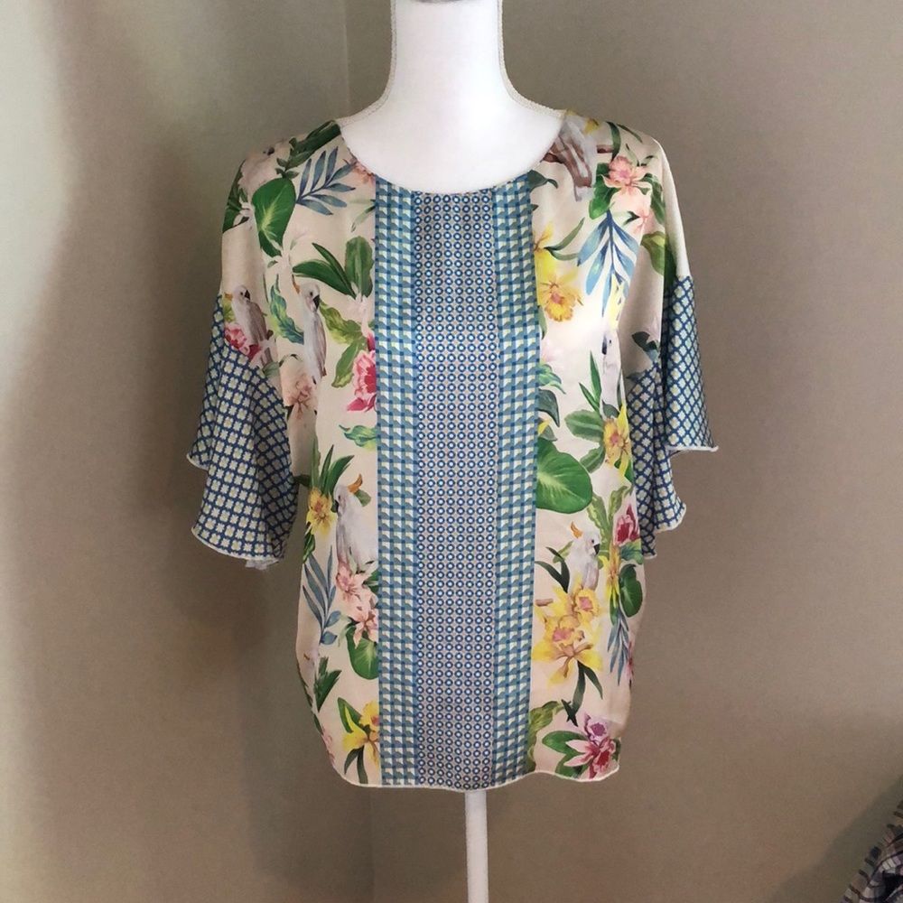 NWOT Zara flowy top